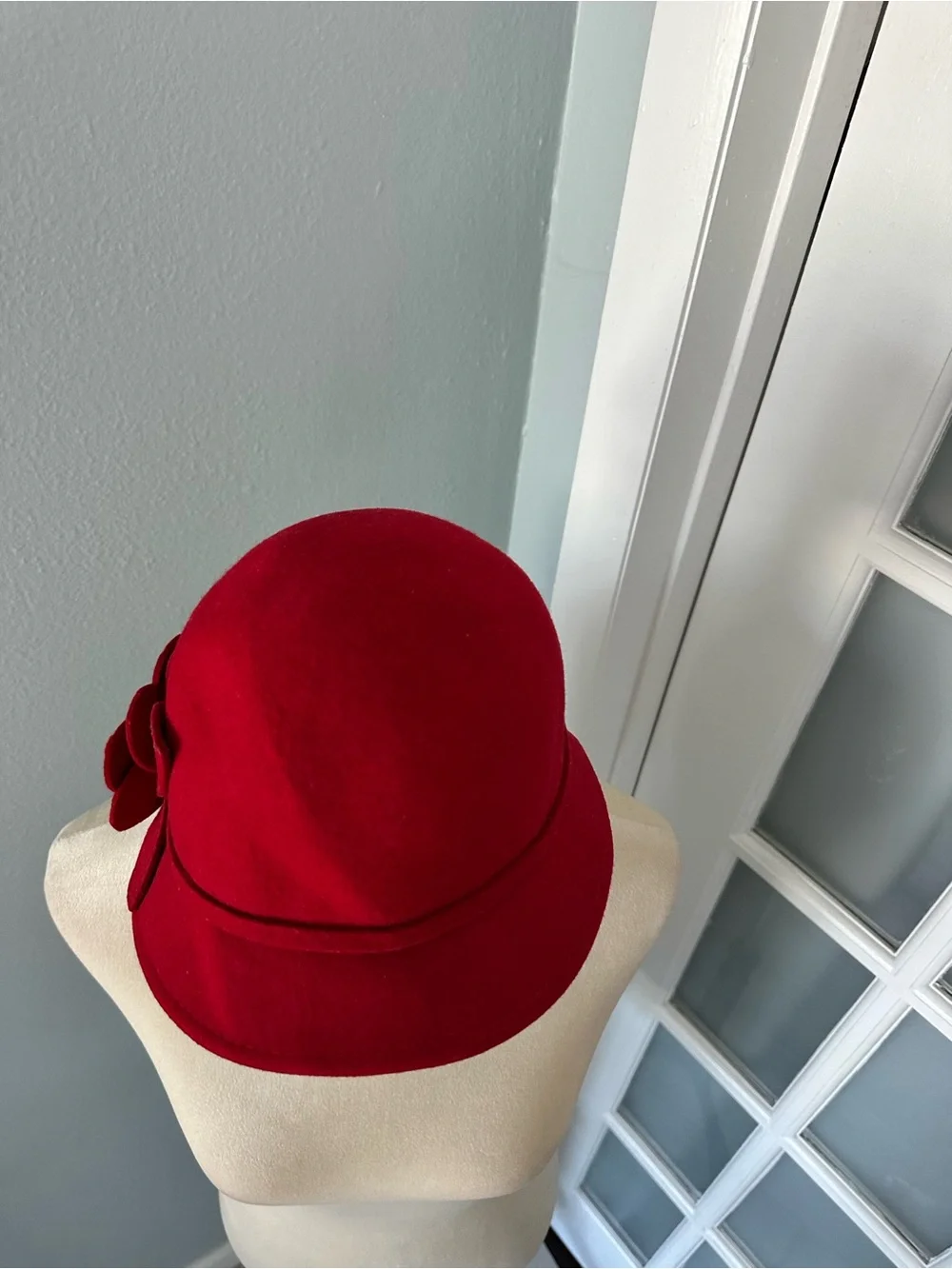Classic Red Felt Flower Cloche Hat - Women Accessories